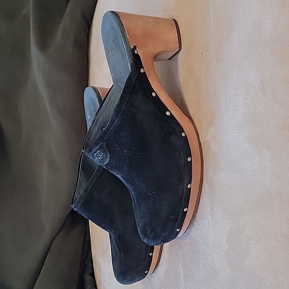 UGG Australia 'Abbie' Black Suede Clogs Size 9 EUC - Picture 4 of 9
